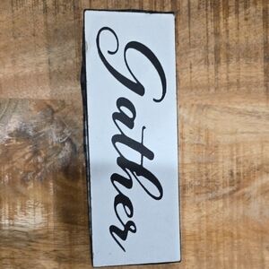 Black and White 'Gather' Decor